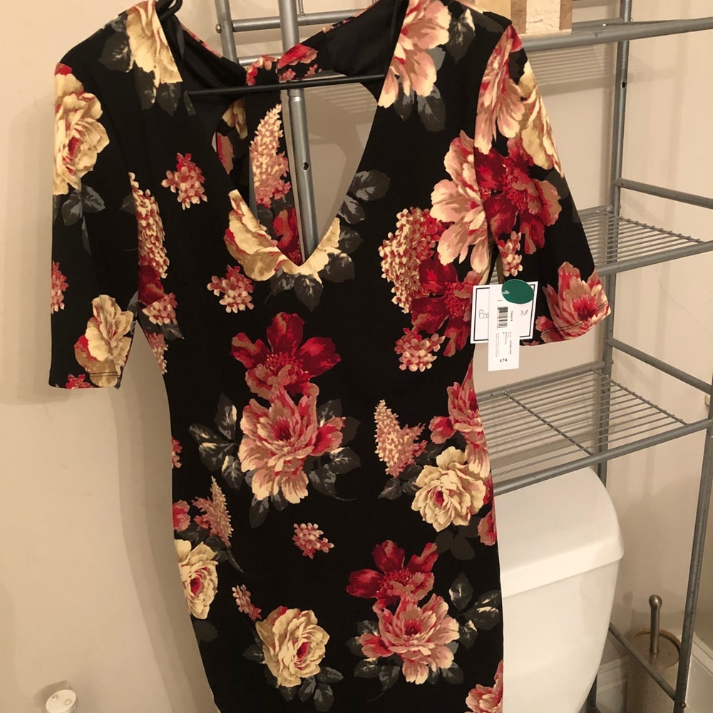 Dress - Picture 5 of 7